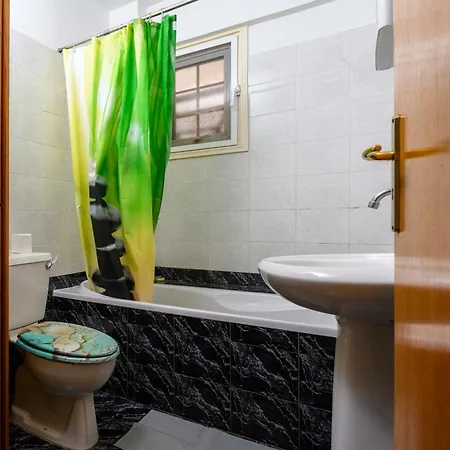 Julian 2 Bed Apartment Larnaca Exterior photo