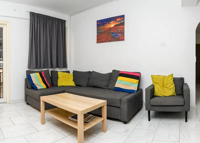 Julian 2 Bed Apartment